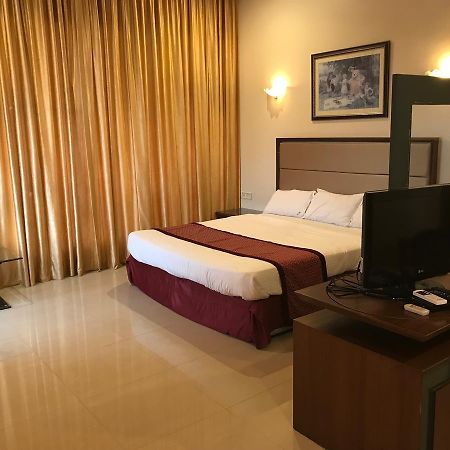 Kohinoor Atc Bed and Breakfast Bombay Exterior foto